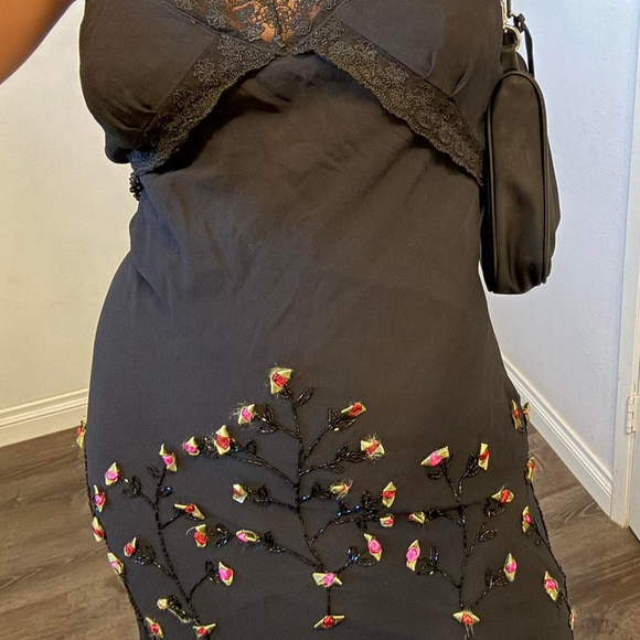 dresses - Picture 3 of 8